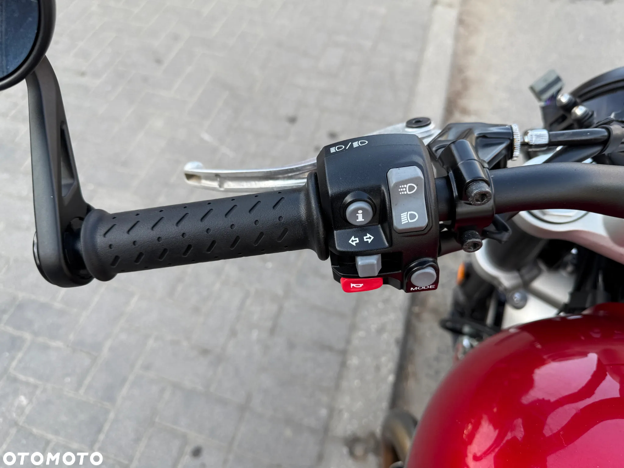 Triumph Speed Twin - 16
