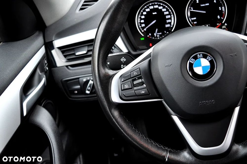 BMW X1 sDrive18d Business Edition - 24