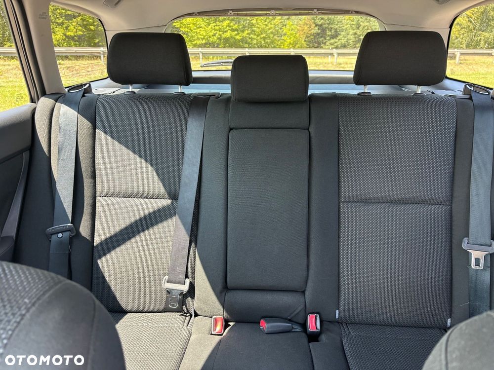 Toyota Avensis 1.8 VVT-i Combi - 32