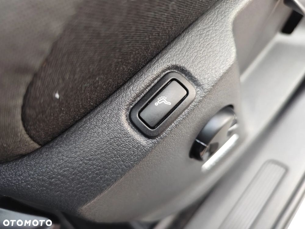 Volkswagen Touran 2.0 TDI SCR DSG Highline - 31