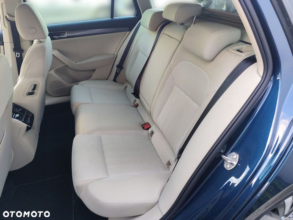 Skoda Superb 2.0 TDI SCR Style DSG - 14