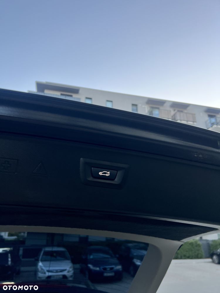 BMW Seria 5 530d xDrive - 12