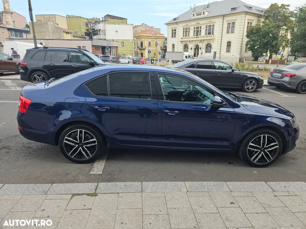 Skoda Octavia 1.6 TDI DSG Ambition - 3