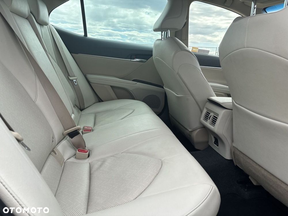 Toyota Camry 2.5 Hybrid Comfort CVT - 10