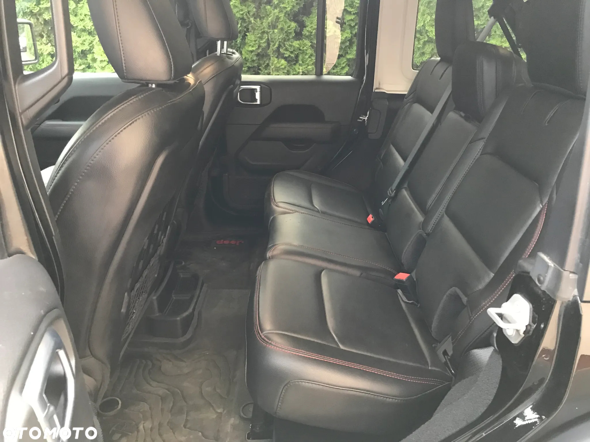 Jeep Wrangler - 11
