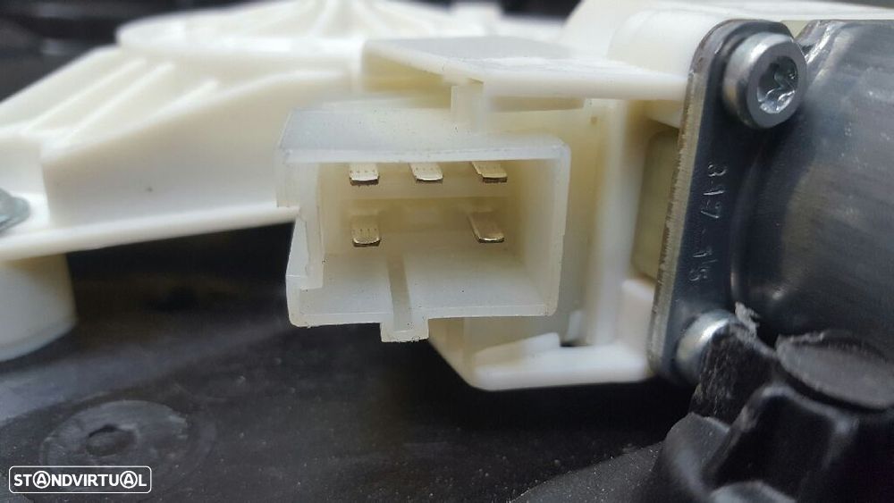 ELEVADOR DE VIDRO FRONTAL ESQUERDO MERCEDES-BENZ CLASSE A 2015 - 1