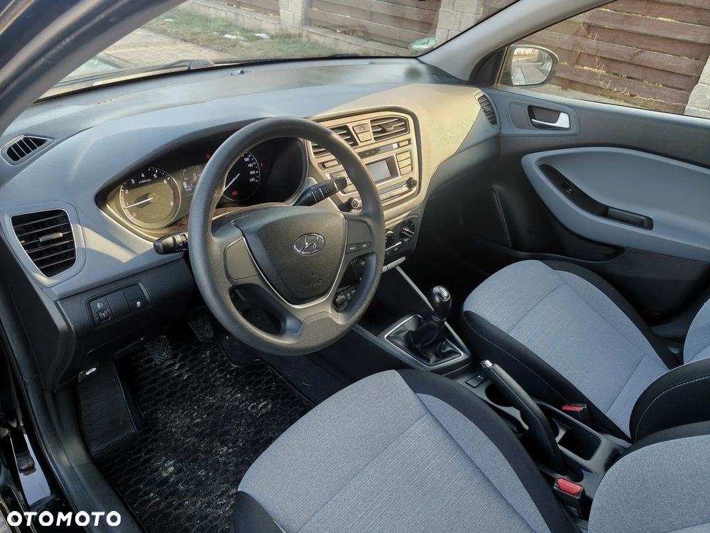 Hyundai i20 blue 1.2 - 15