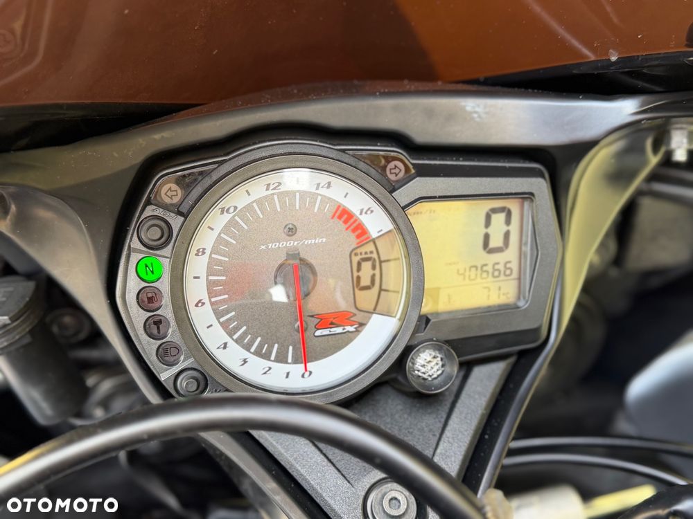 Suzuki GSX-R - 38
