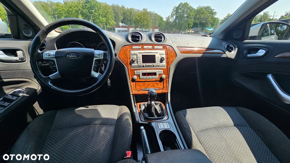 Ford Mondeo 2.0 TDCi Black Magic - 4