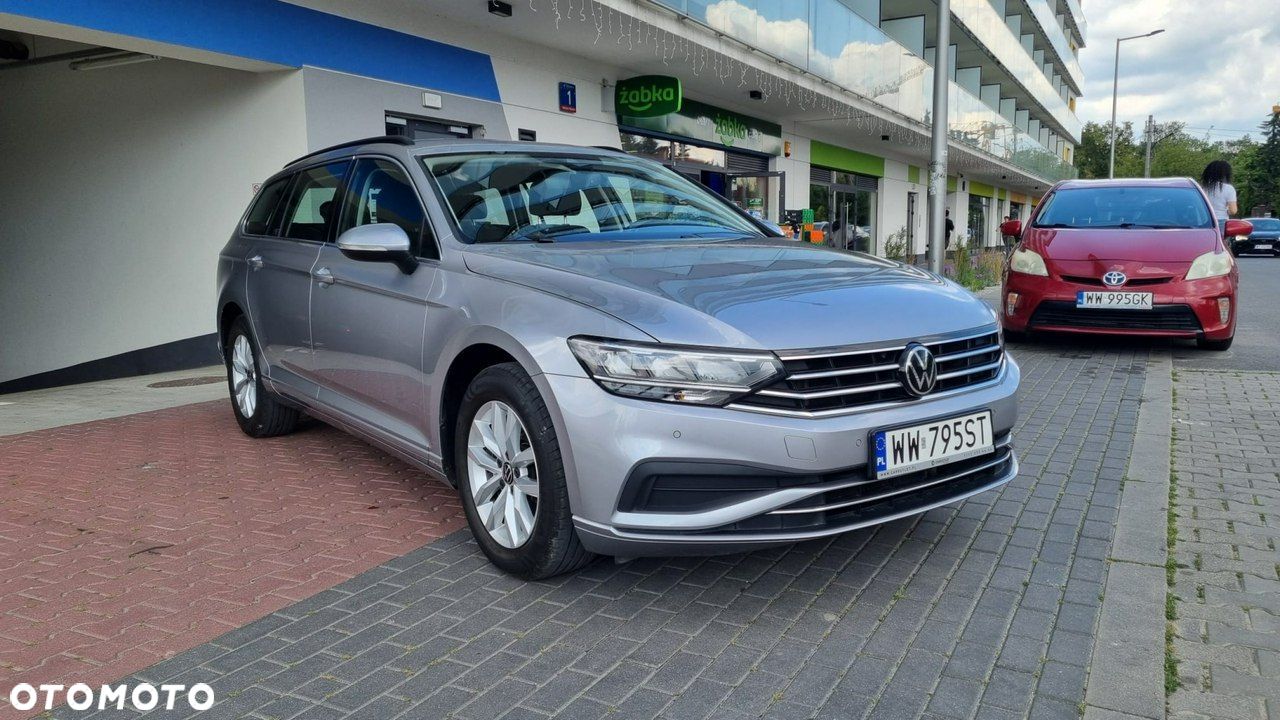 Volkswagen Passat - 1