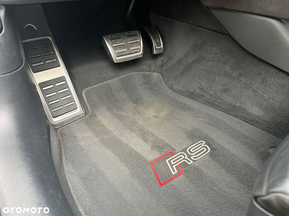 Audi RS4 Limousine - 26