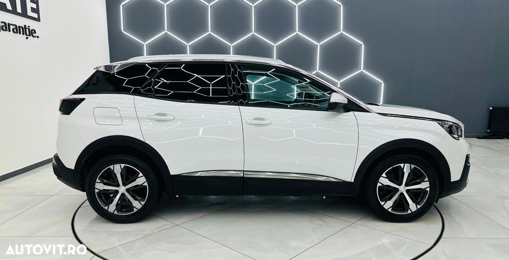 Peugeot 3008 PureTech 130 Stop & Start GPF Allure - 32