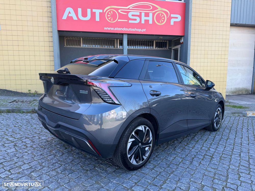 MG MG4 64 kWh Luxury - 14