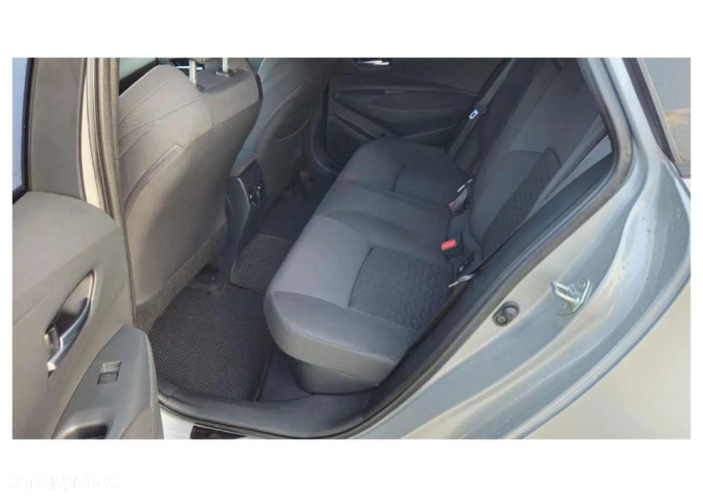 Toyota Corolla 1.8 Hybrid Comfort - 15