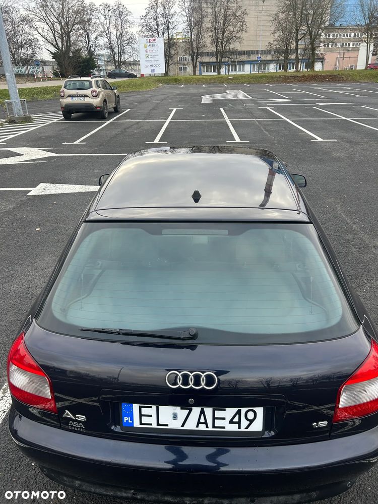 Audi A3 Sportback 1.6 Ambiente - 4