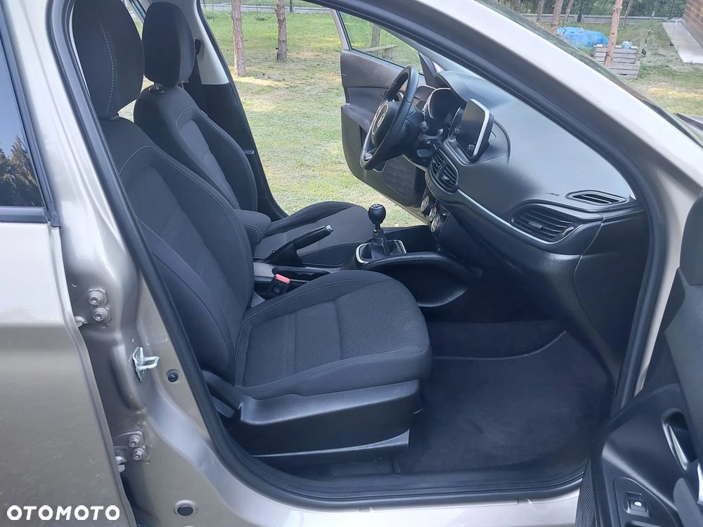 Fiat Tipo 1.4 16v Lounge EU6d - 13