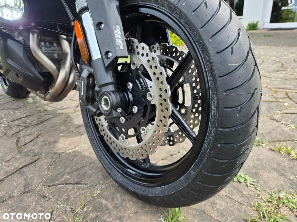 Kawasaki Versys 1000 - 11