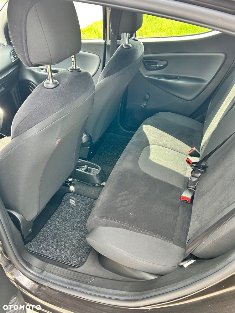Lancia Ypsilon 0.9 Platinum S&S - 7