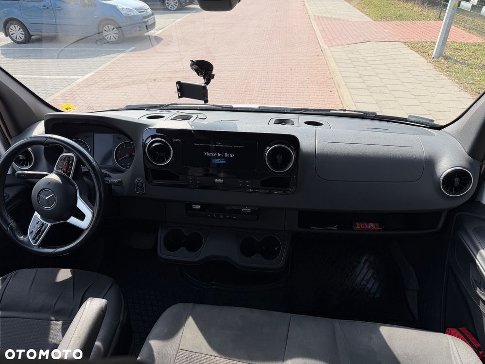 Mercedes-Benz Sprinter - 9