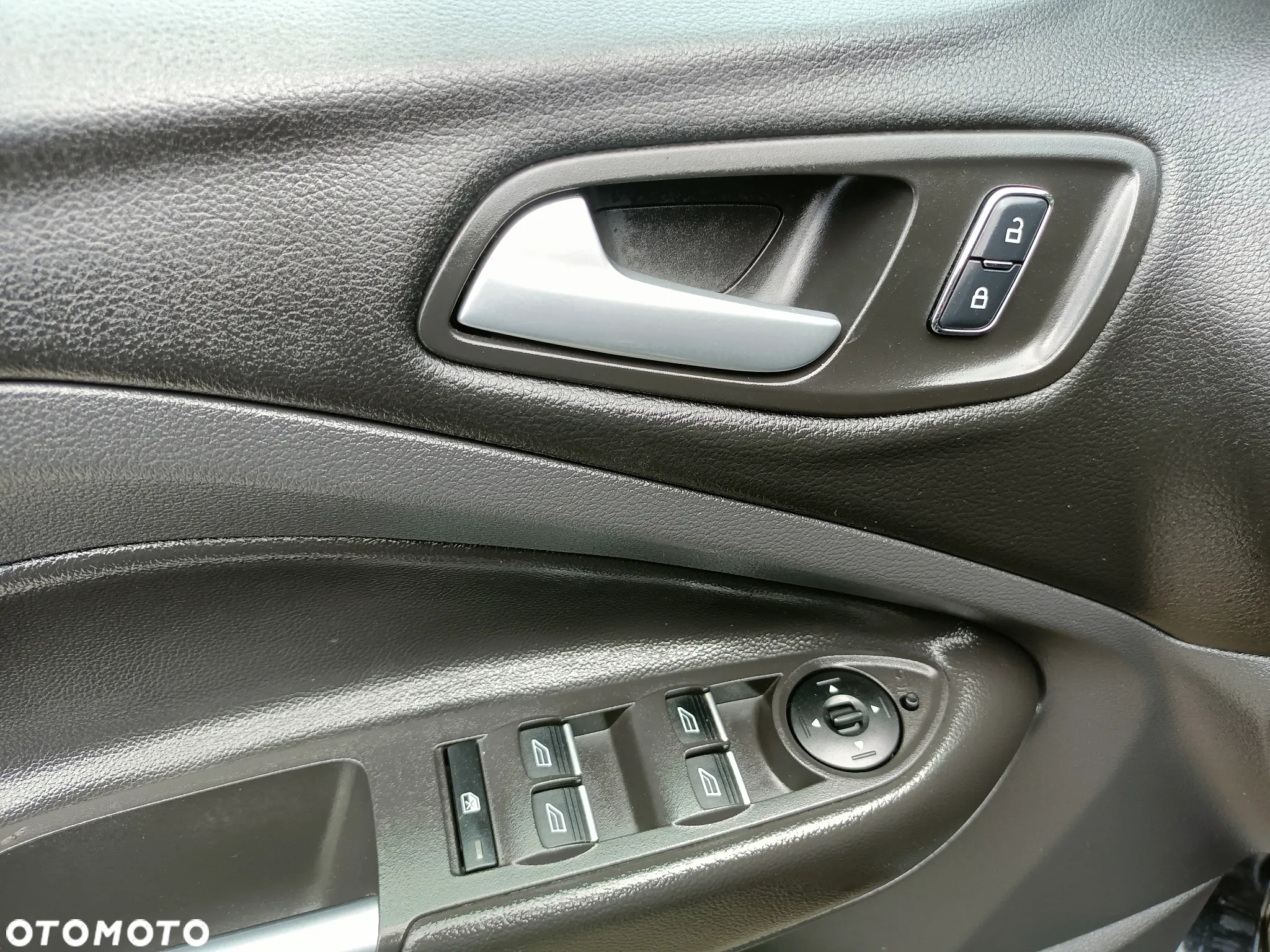 Ford Kuga - 9