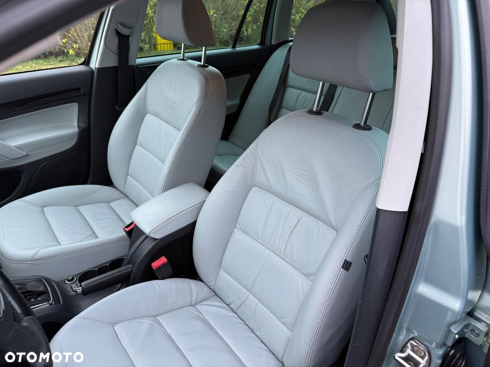 Skoda Octavia 2.0 TDI DPF L&K DSG - 17