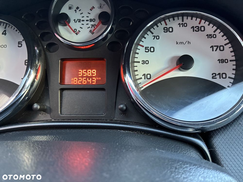 Peugeot 207 - 6