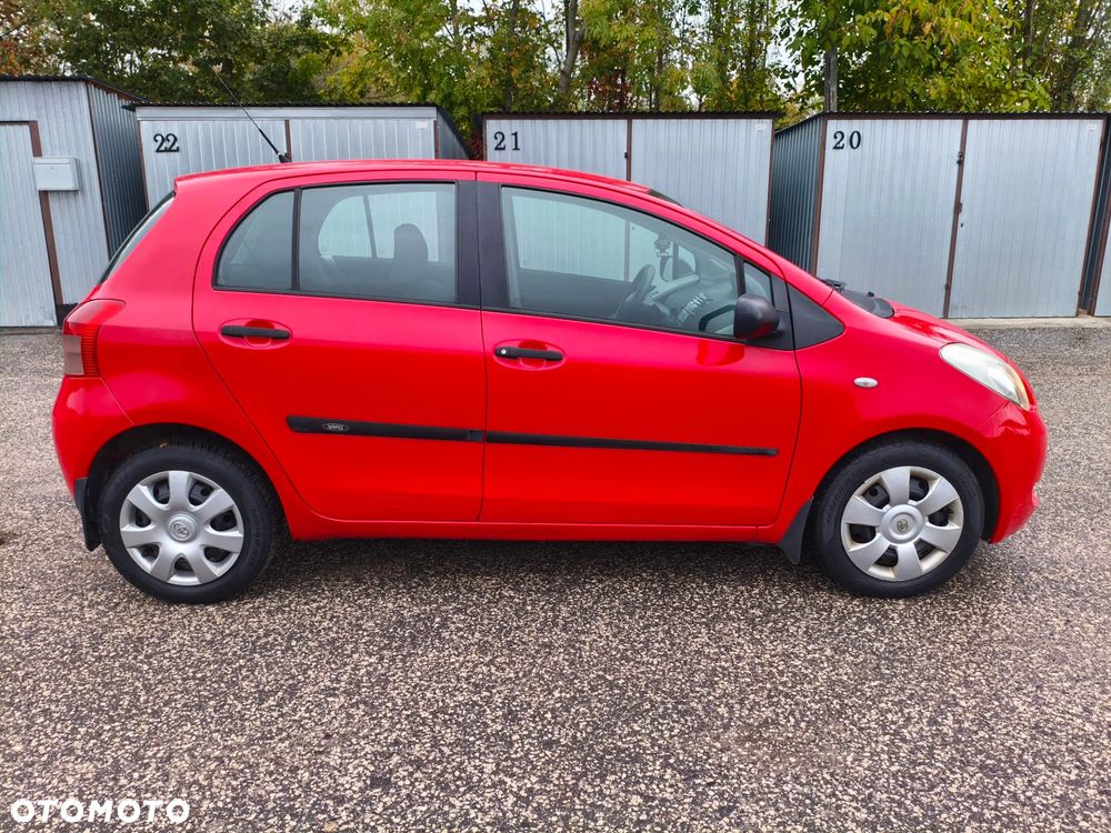 Toyota Yaris 1.3 Luna A/C - 12