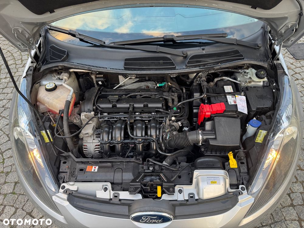 Ford Fiesta 1.25 Champions Edition - 33