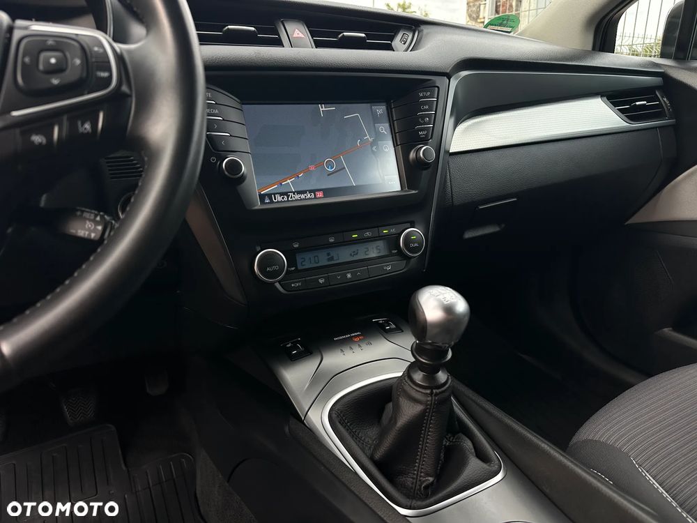Toyota Avensis Touring Sports 1.8 Team Deutschland - 32