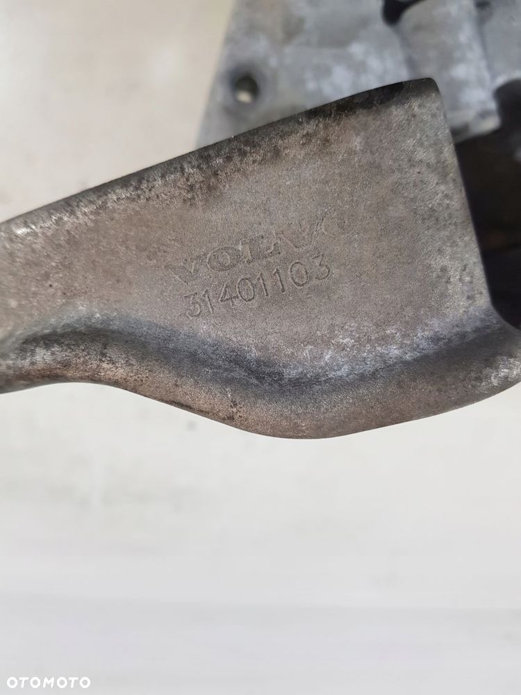 łapa wspornik silnika 31401103 volvo 2.0d 181km d4204t5 - 9