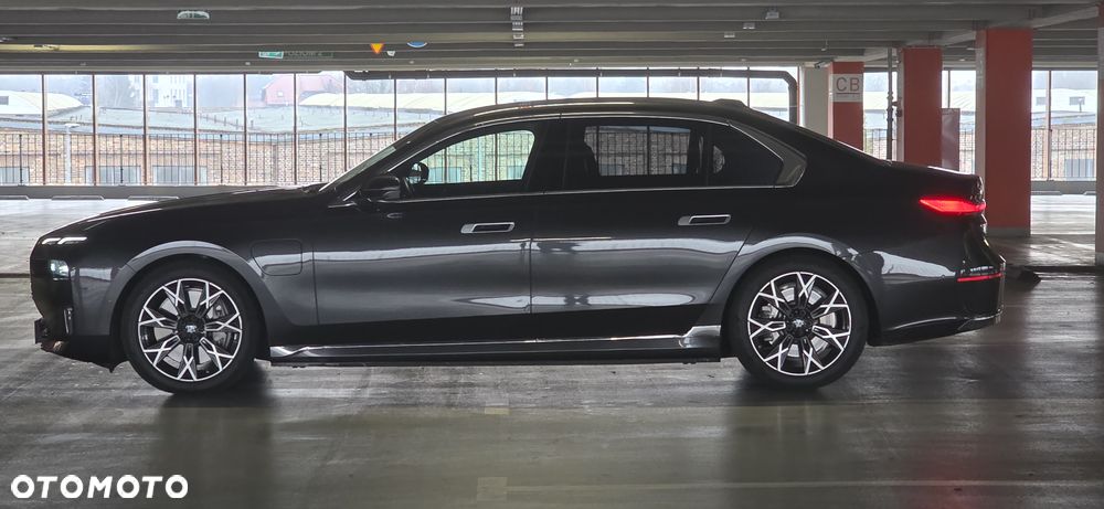 BMW Seria 7 750e xDrive - 11