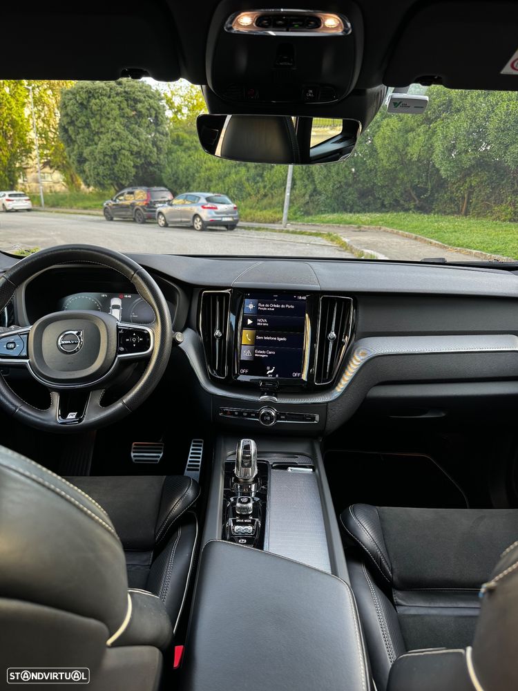 Volvo XC 60 2.0 T8 PHEV R-Design AWD - 15