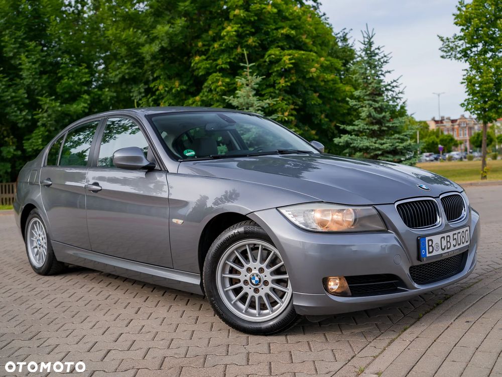 BMW Seria 3 318i Edition Exclusive - 21