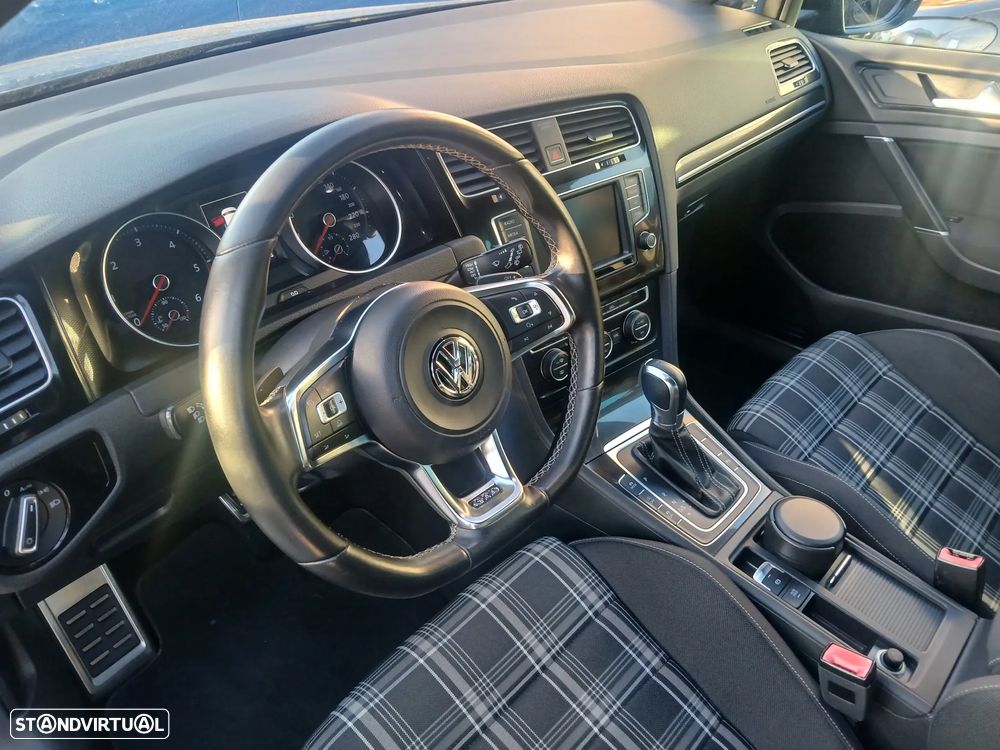 VW Golf 2.0 TDI GTD DSG - 17