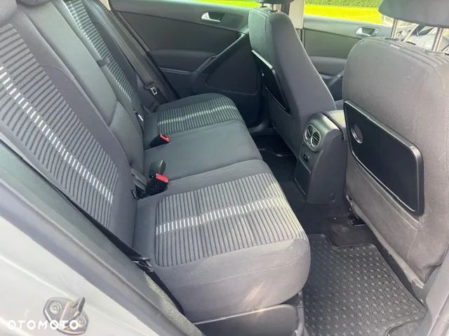 Volkswagen Tiguan - 22