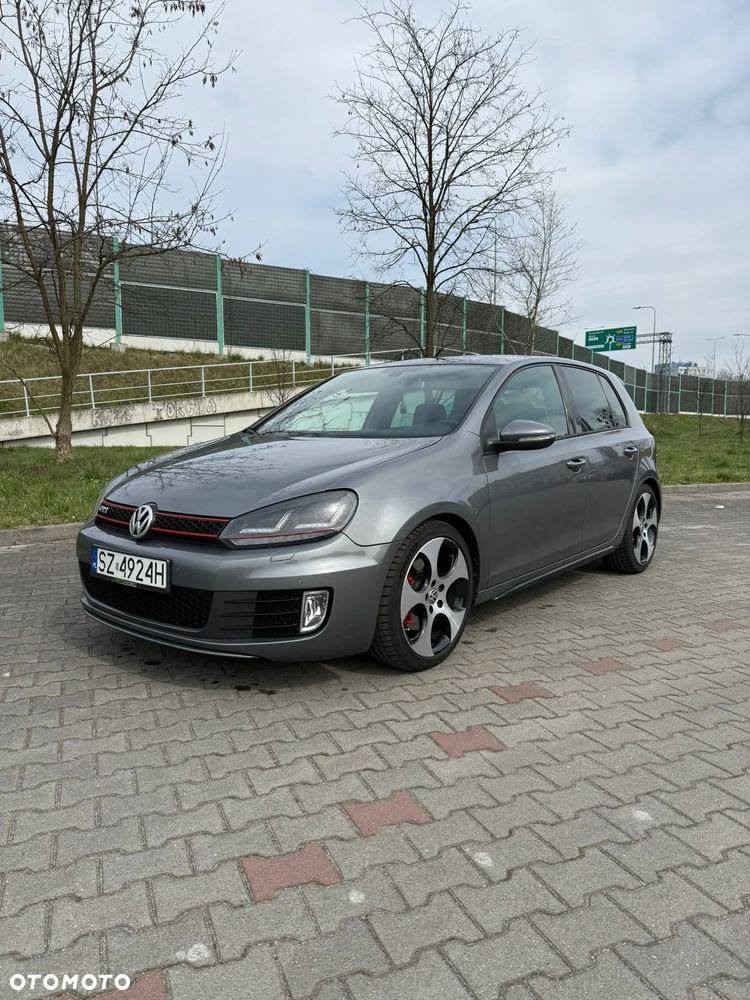 Volkswagen Golf 2.0 GTI - 1