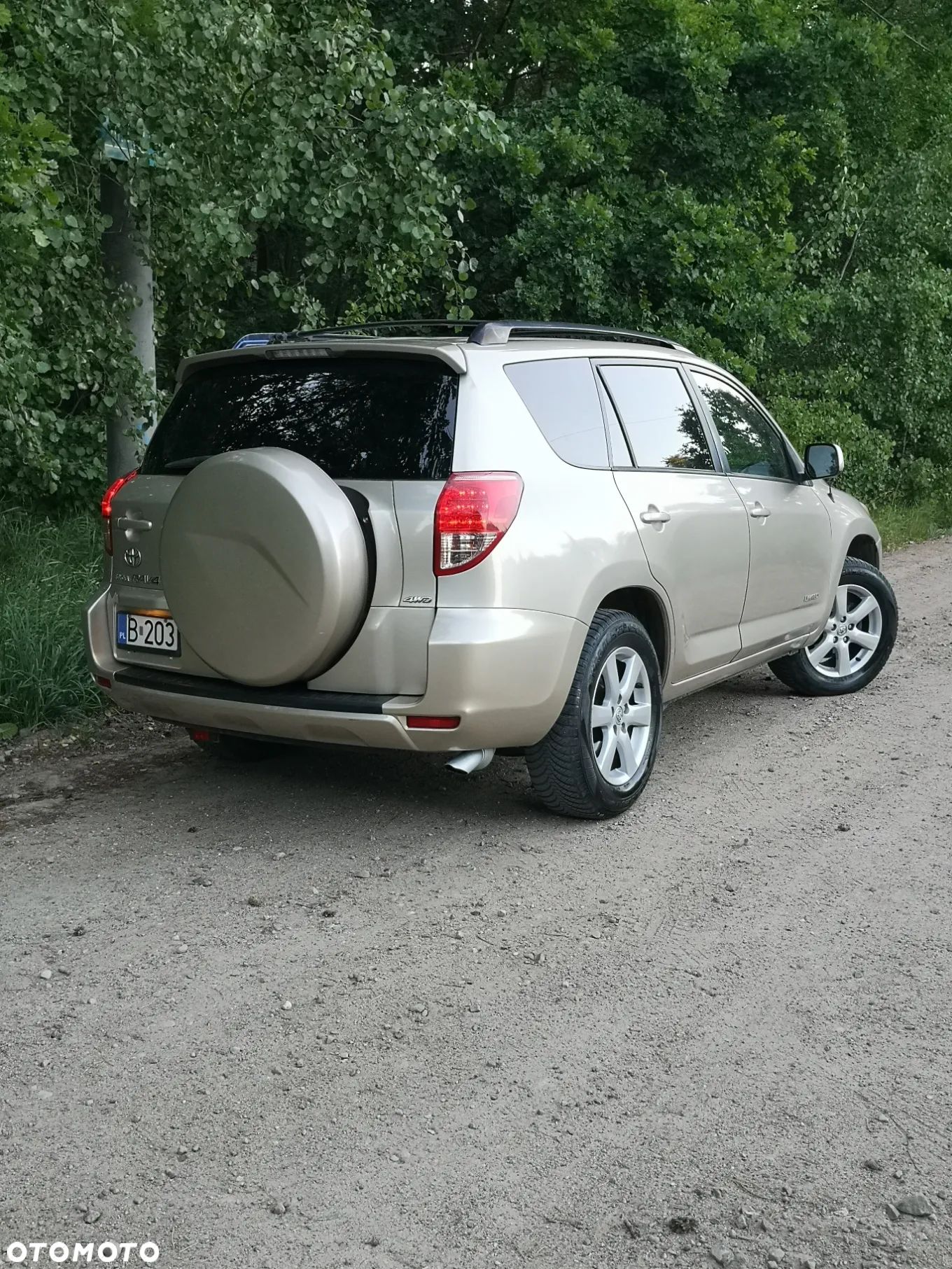 Toyota RAV4 - 1