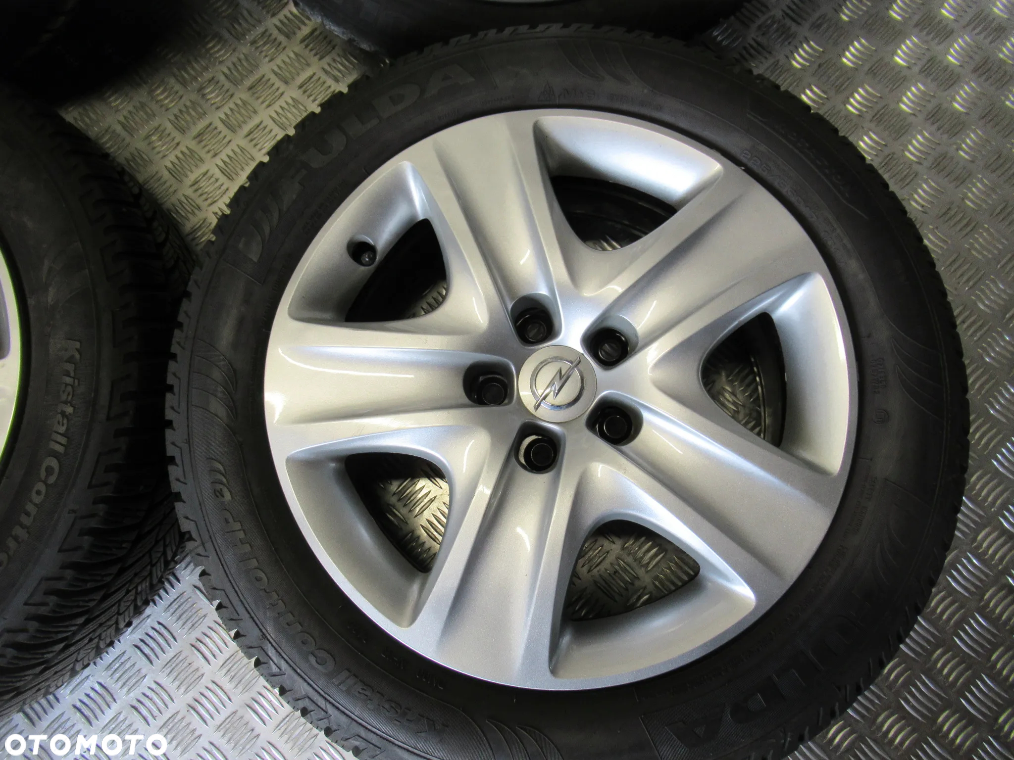 Koła Opel Ampera-e Insignia B Astra J Zafira 7Jx17 et44 5x115 7,6mm CZUJNIKI - 2