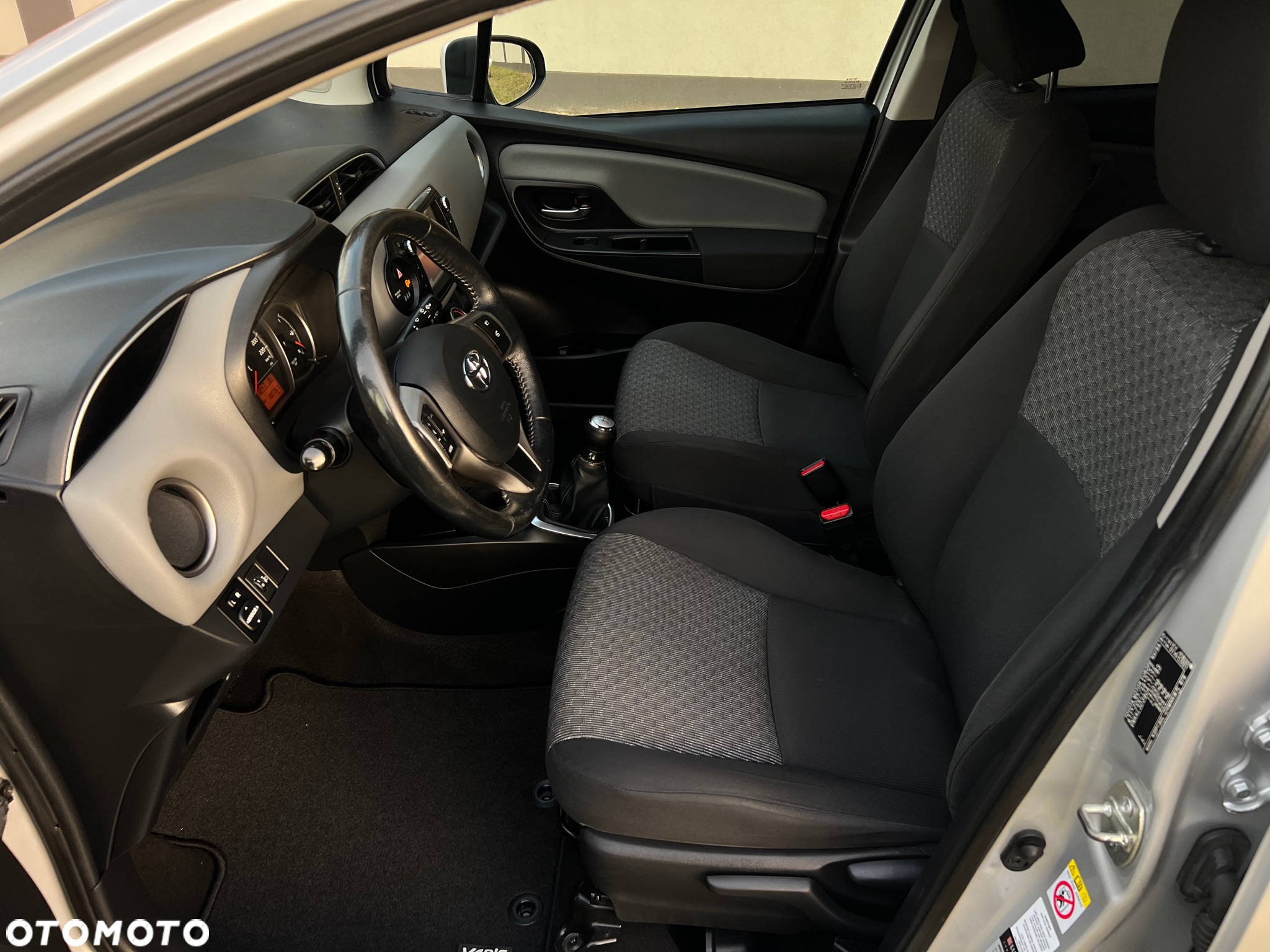 Toyota Yaris 1.0 VVT-i Life - 24