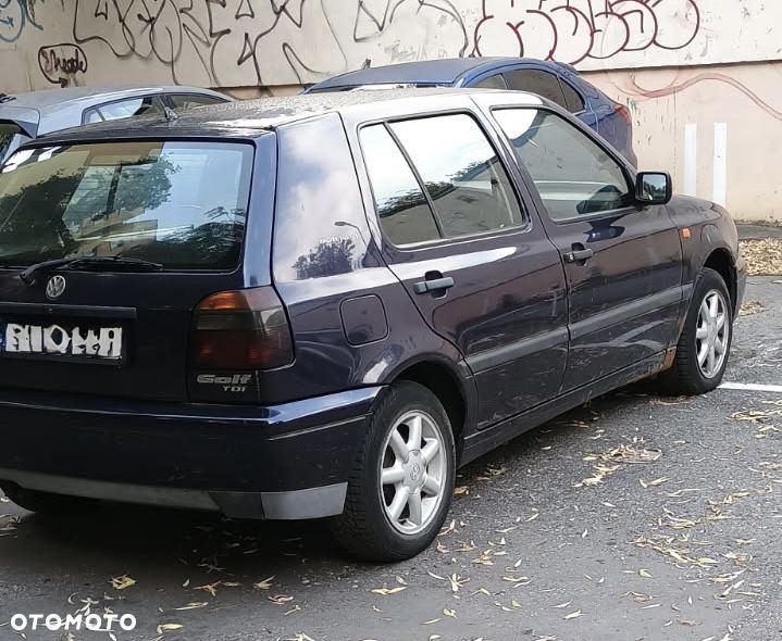 Volkswagen Golf 1.9 GL TDI - 11