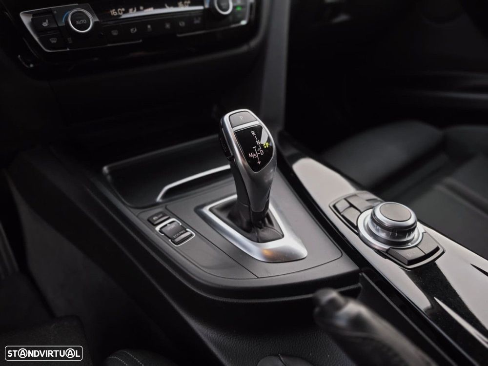 BMW 320 d Auto Line Sport - 9
