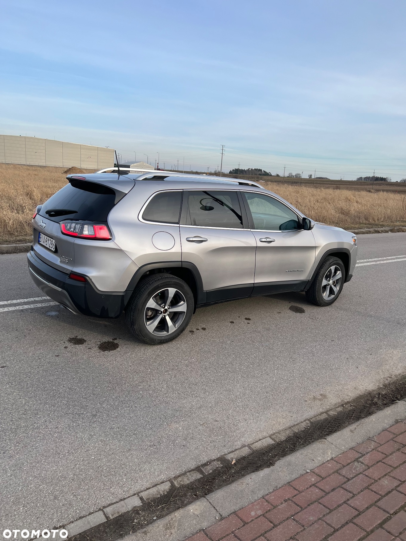 Jeep Cherokee - 8