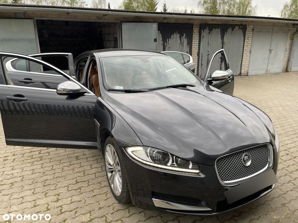 Jaguar XF - 3