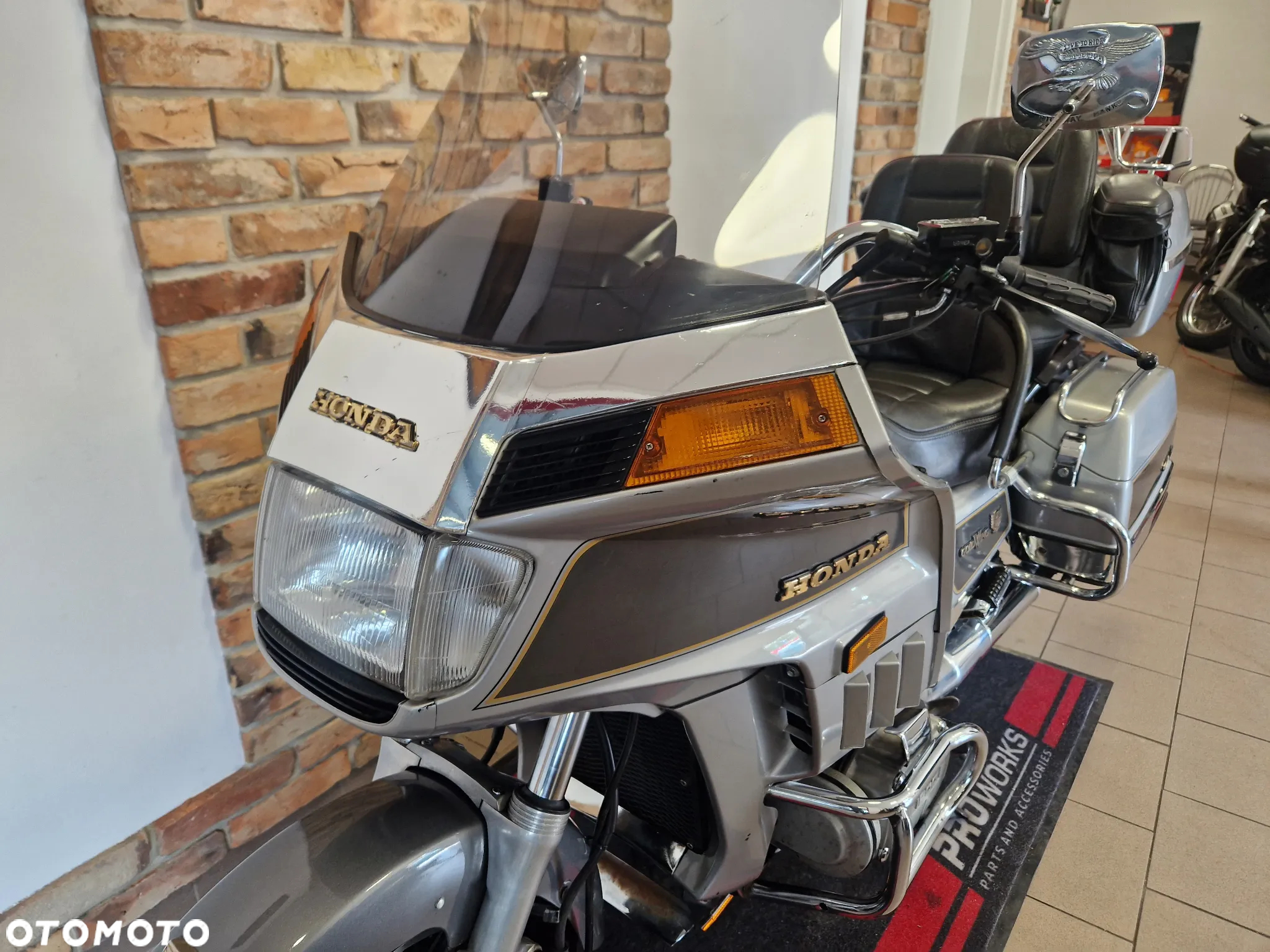 Honda GL - 18