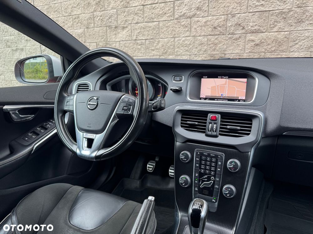 Volvo V40 T3 Drive-E R-Design Momentum - 12