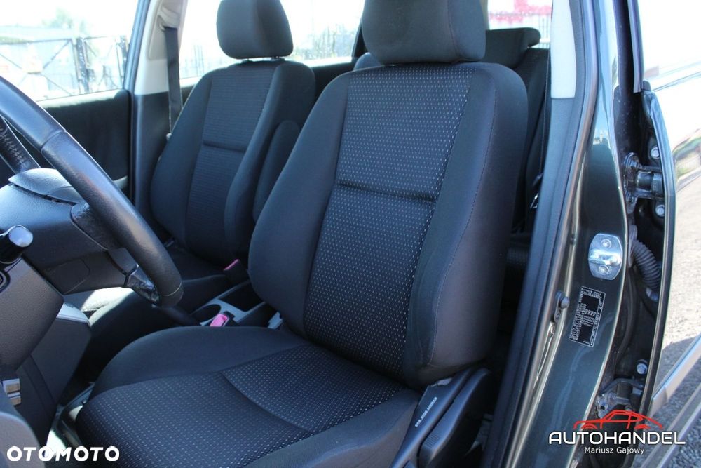 Toyota Corolla Verso - 7
