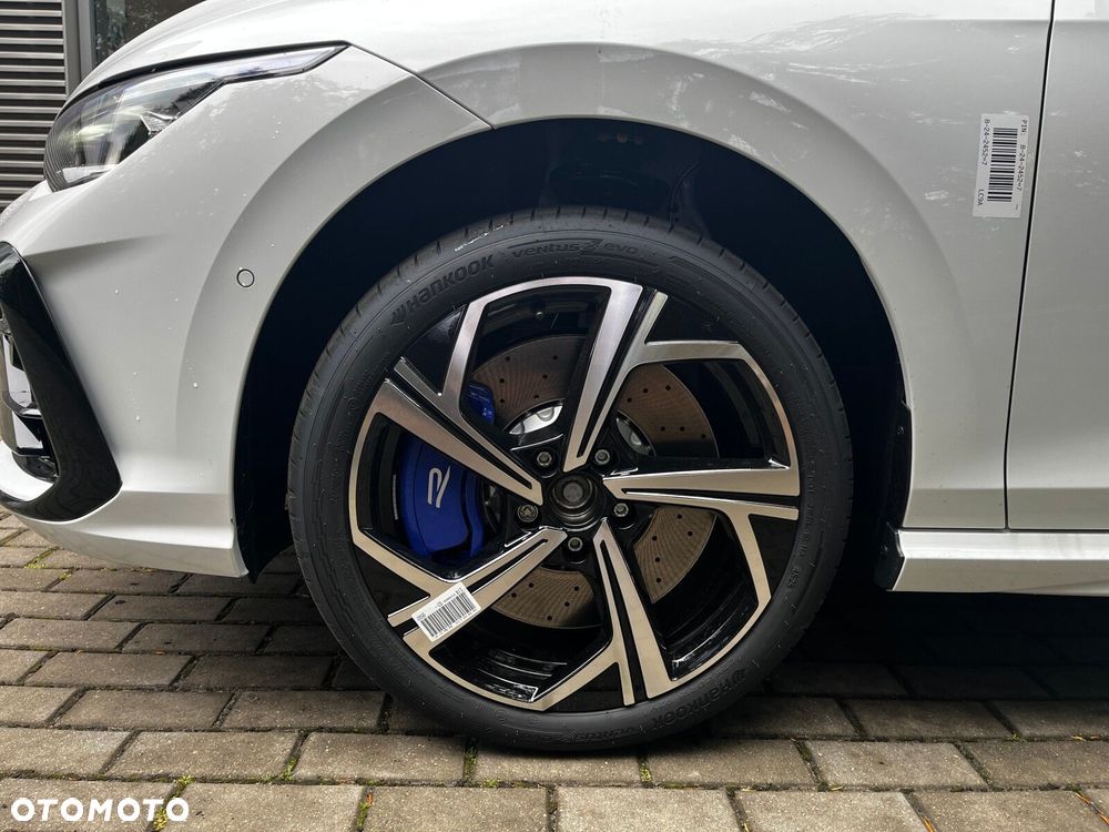 Volkswagen Golf - 6