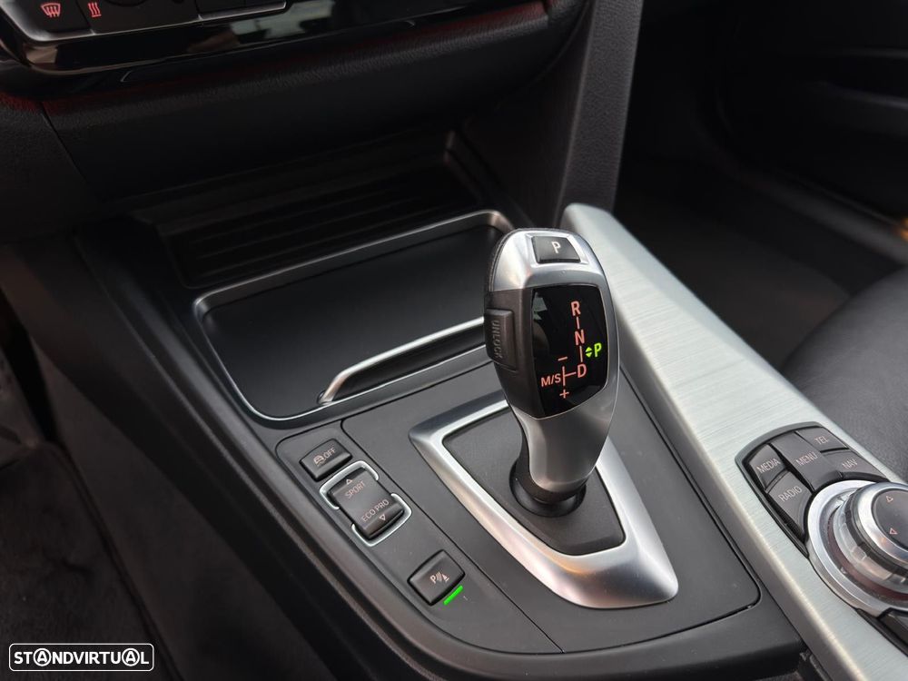 BMW 318 d Pack M Auto - 30