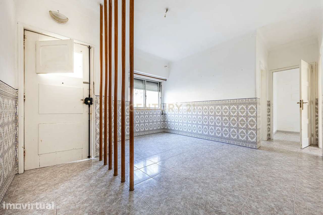 T3 em Almada com 120m² de Logradouro – Potencial Único em Zona Central - Grande imagem: 5/31