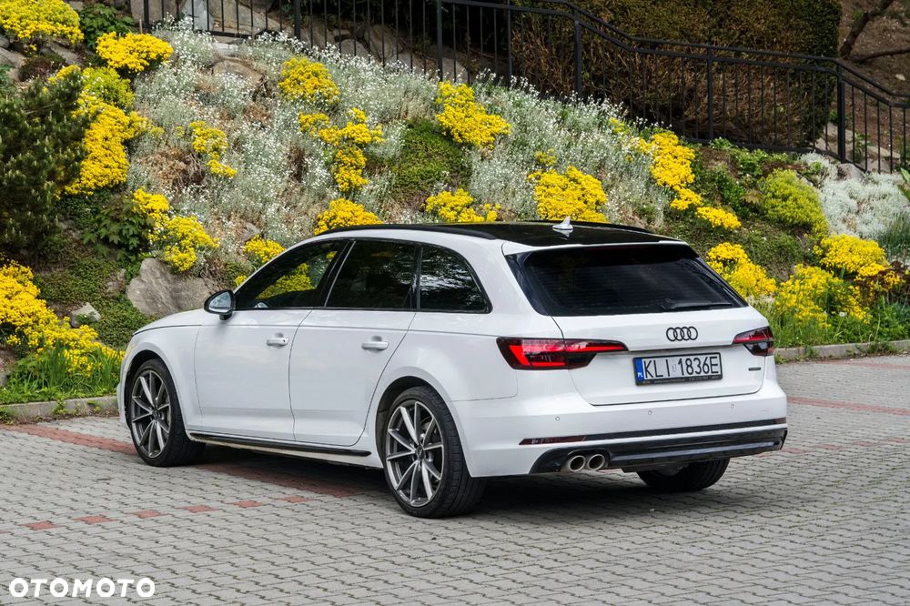 Audi A4 Avant - 4